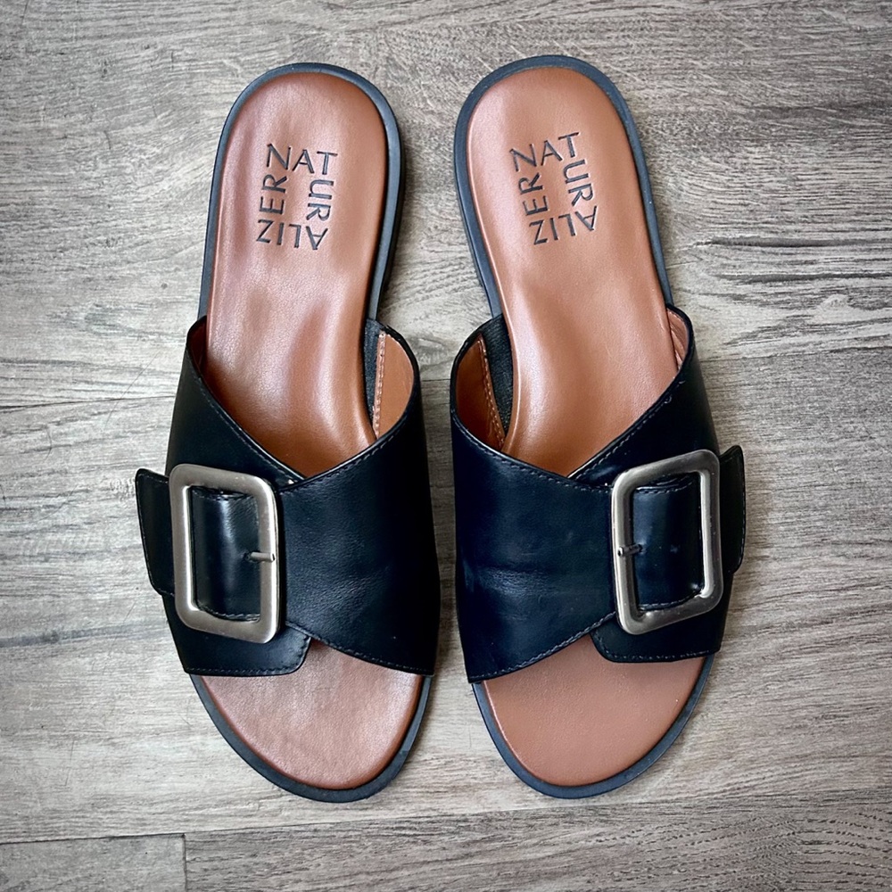 6.5 | Naturalizer Women's Forrest Slide Sandal | Black Leather